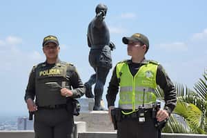 La Policía Nacional en su estrategia "Cali Segura" Brinda acompañamiento a los habitantes de la sucursal del cielo y que puedan disfrutar de los lugares más lindos de nuestra ciudad.