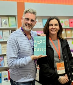 Krish Benvenuti y Liliana Jaramillo Fonnegra, autora del libro Hago mi Duelo.