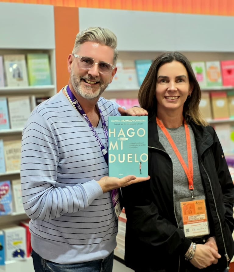 Krish Benvenuti y Liliana Jaramillo Fonnegra, autora del libro Hago mi Duelo.