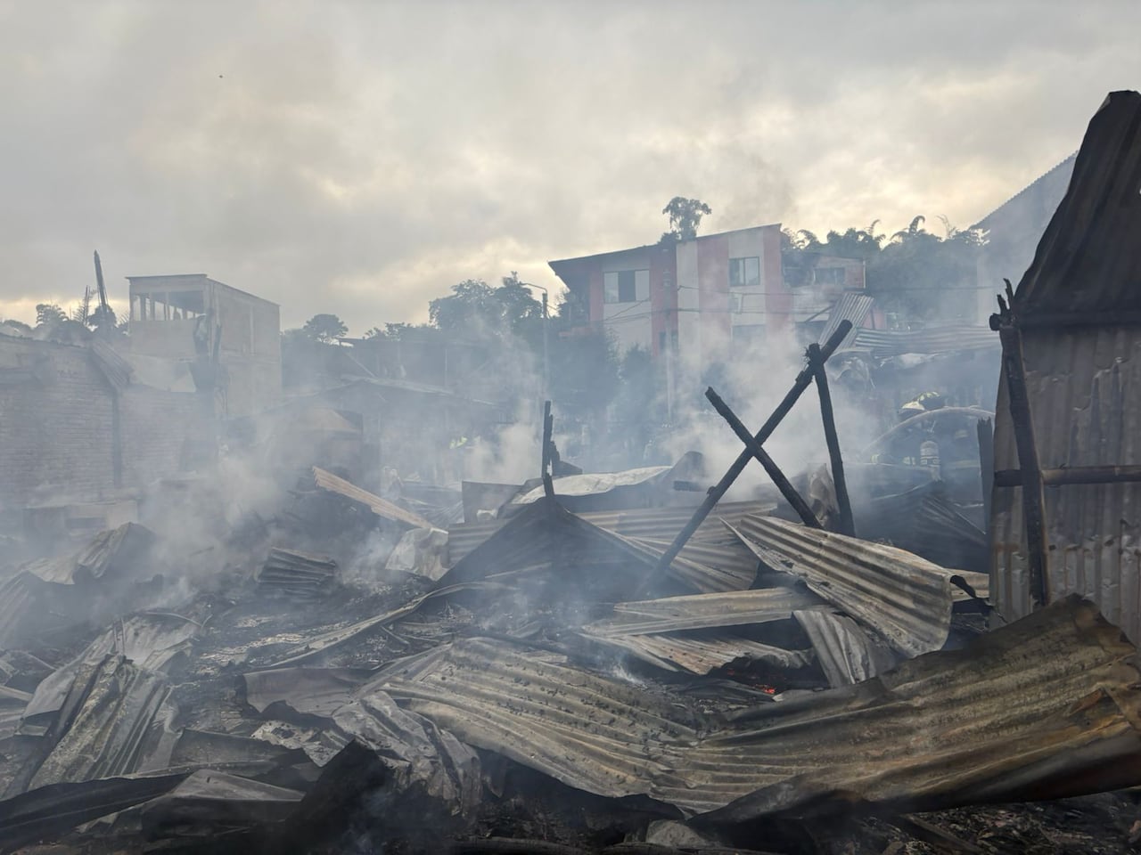 Incendio destruyó varias viviendas en Popayán en las primeras horas de la mañana de este lunes 2 de marzo, reportaron los bomberos de la capital del Cauca.