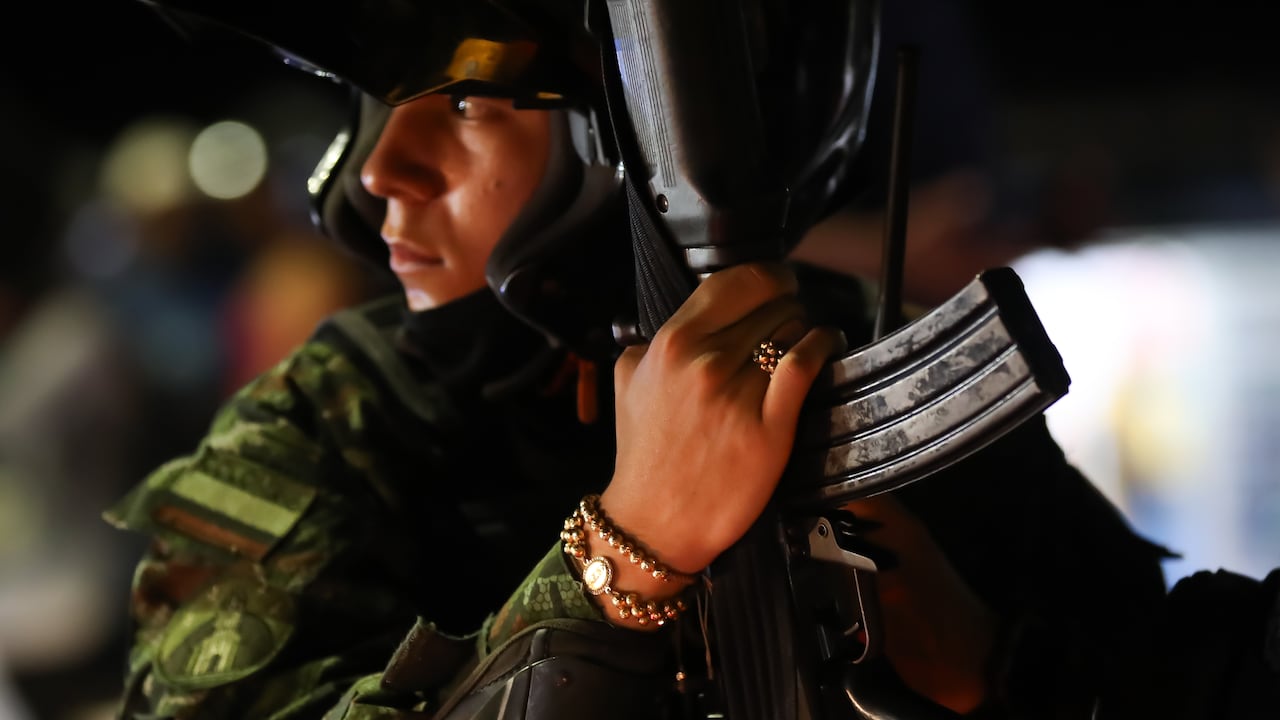 Dispositivo de seguridad Ejército Nacional, en el puente internacional Francisco de Paula Santander, en Cúcuta Norte de Santander.