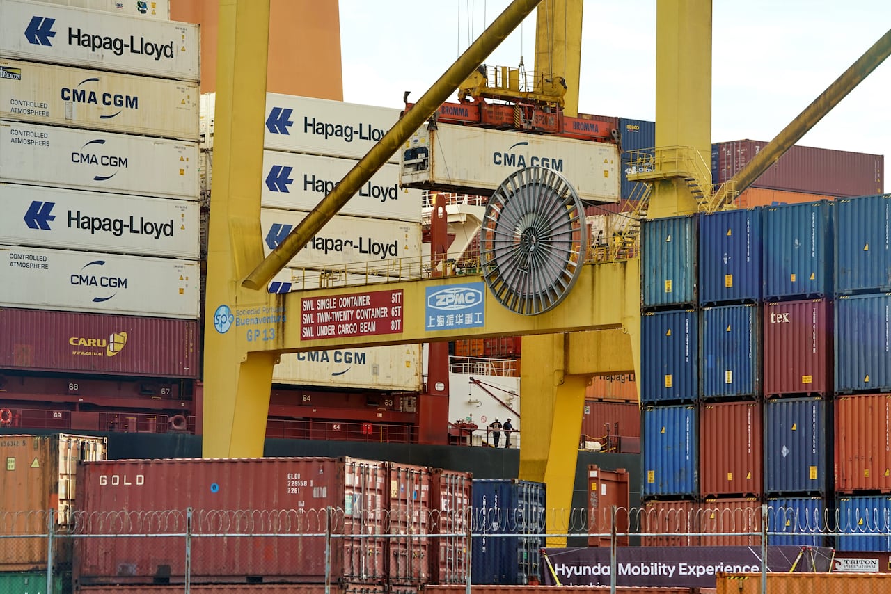 La Sociedad Portuaria de Buenaventura, motor del comercio exterior colombiano, moviendo contenedores, granel y carga general, con tecnología de punta y crecimiento en ingresos. Es punto estratégico para el comercio con el Lejano Oriente y América