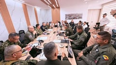 El ministro de Defensa, Pedro Sánchez, junto al alcalde Alejandro Eder y la gobernadora Dilian Francisca Toro, durante el consejo de seguridad en Palmira