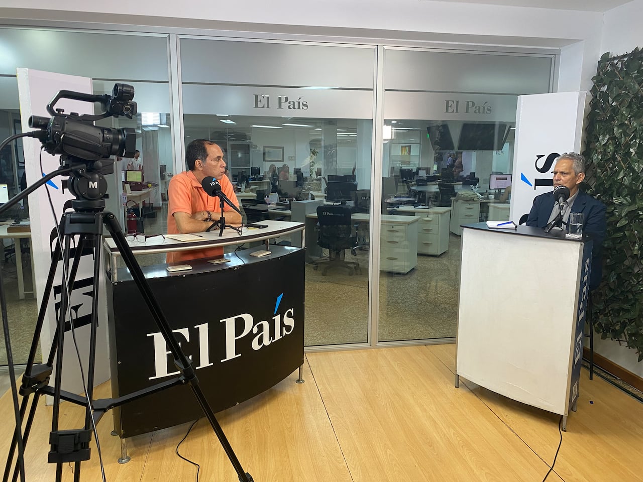 Reinaldo Rueda Rivera: Entrenador de fútbol colombiano.