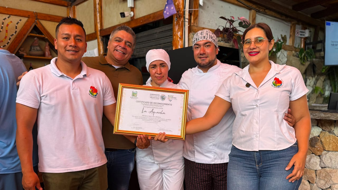 El restaurante La Aquarela, en Palmira, recibió la certificación categoría oro como establecimiento saludable.