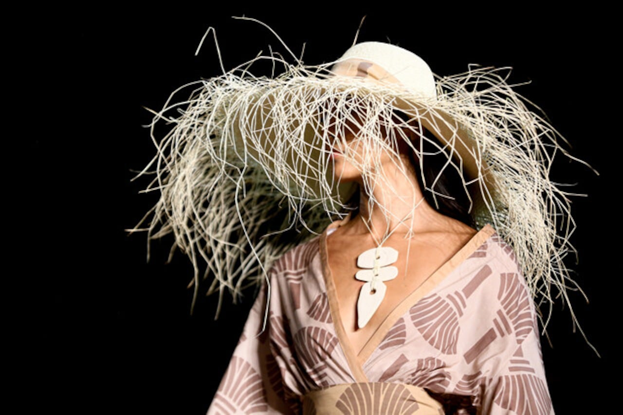 Pasarelas con propuestas innovadoras, espacios de reflexión y una feria comercial marcaron una edición más de Colombiamoda. El evento logró reunir a miles DE personas, con asistentes de todas las edades, estilos y regiones, reflejando la inclusión y la evolución de la moda en la región.