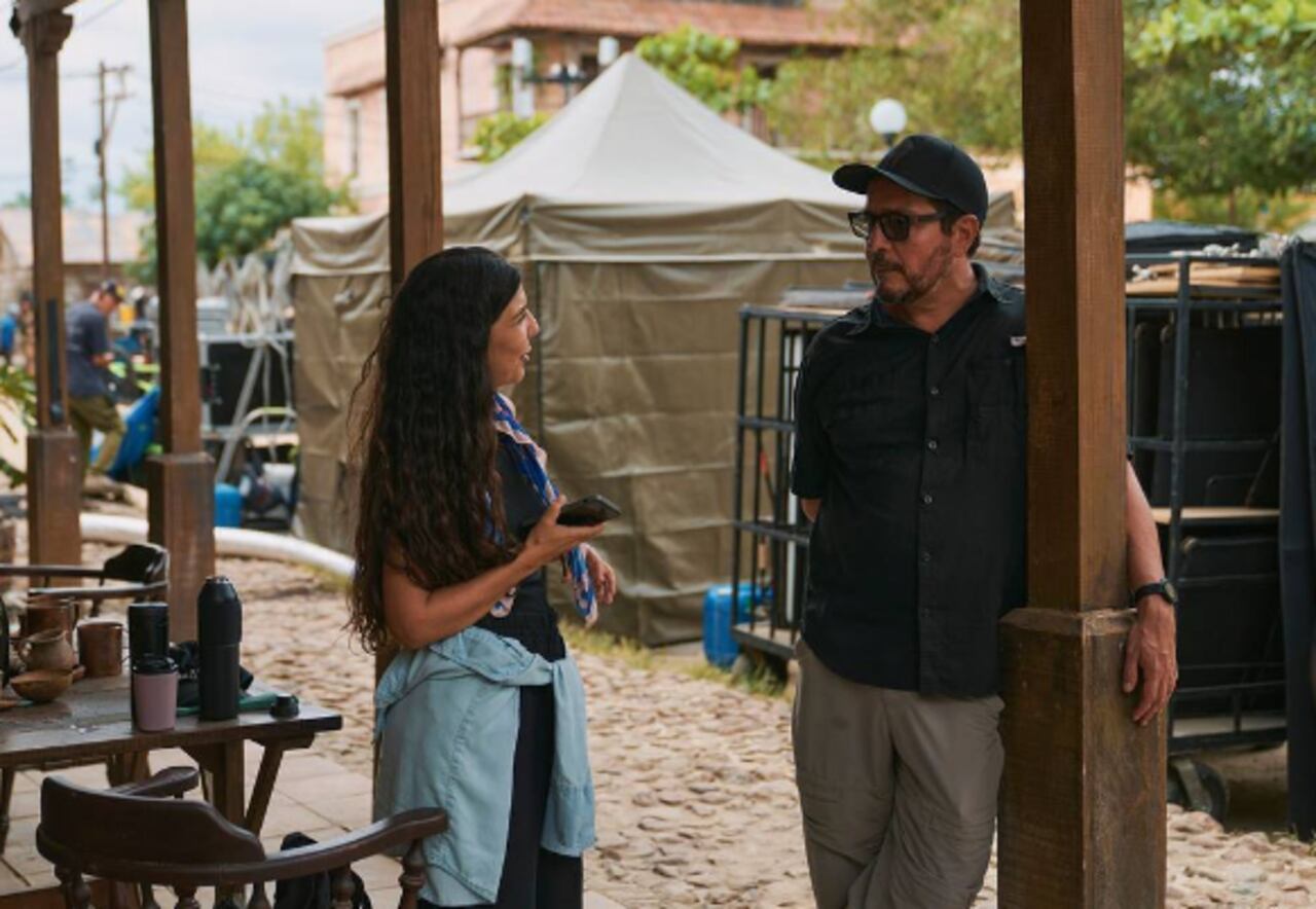 Laura Mora y Carlos Moreno, directores de la segunda entrega en Netflix de Cien años de soledad