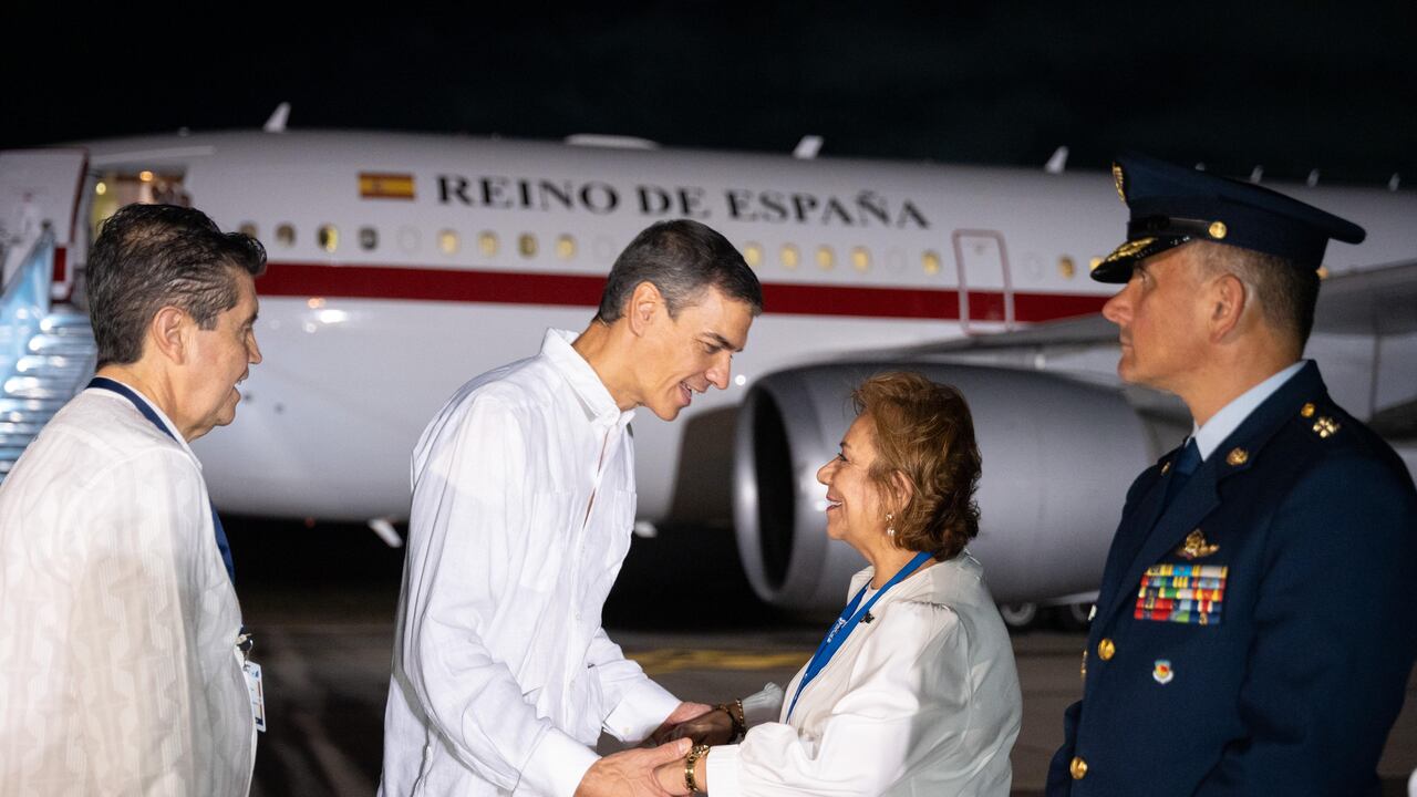 Presidente de España, Pedro Sánchez, aterriza en la Cumbre Celac-UE en Colombia