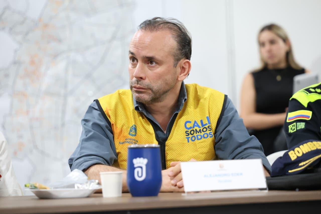 El Puesto de Mando Unificado, liderado por el alcalde Alejandro Eder, reporta 88 personas rescatadas.