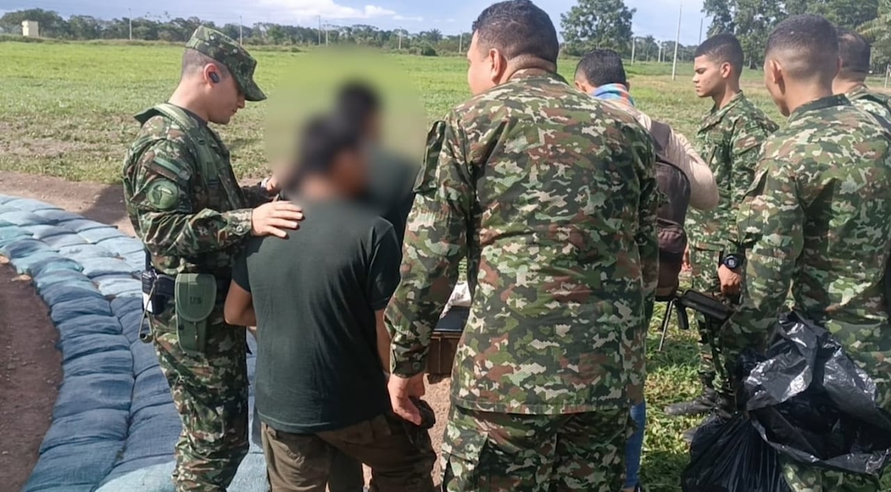 A la grave situación de violencia que padece el Catatumbo, se están sumando atentados, enfrentamientos entre ilegales y destrucción de puentes vehiculares en los departamentos del Cauca y Guaviare, protagonizados por menores que son reclutados por los grupos armados al margen de la ley.