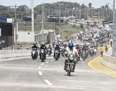 Cali: Luego de 9 años en obras, se dio paso en el puente norte de Juanchito, en sentido Candelaria Cali. La obra inicialmente debía ser entregada en el año 2018. Se espera con esta obra resolver el gran problema de movilidad en este sector. foto José L Guzmán El País