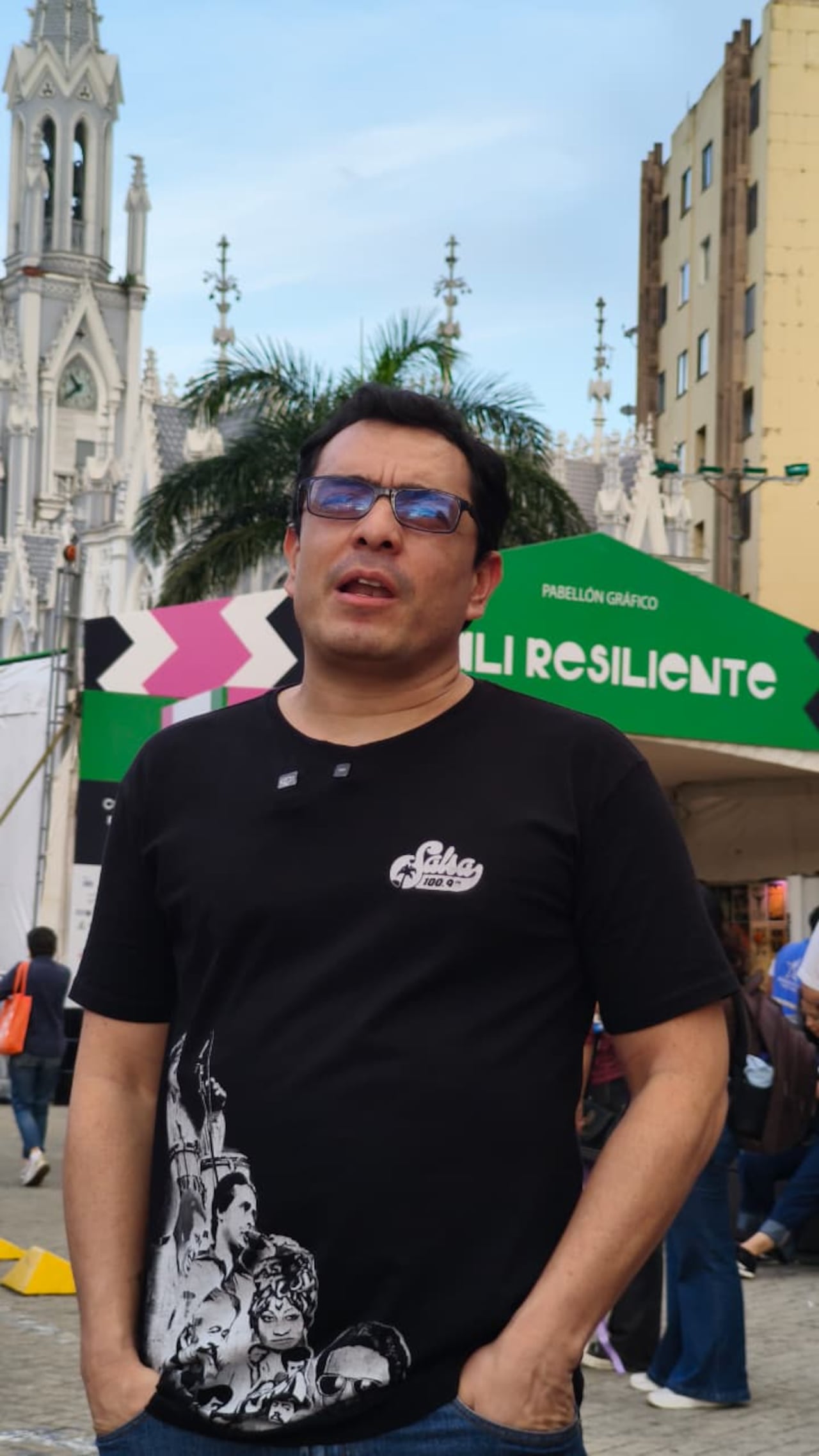 Dany Alejandro Hoyos asegura que Cali y Medellín cayeron en los estereotipos de la violencia de los 90. Hablar de los momentos felices que también se vivieron es su acto de rebeldía.