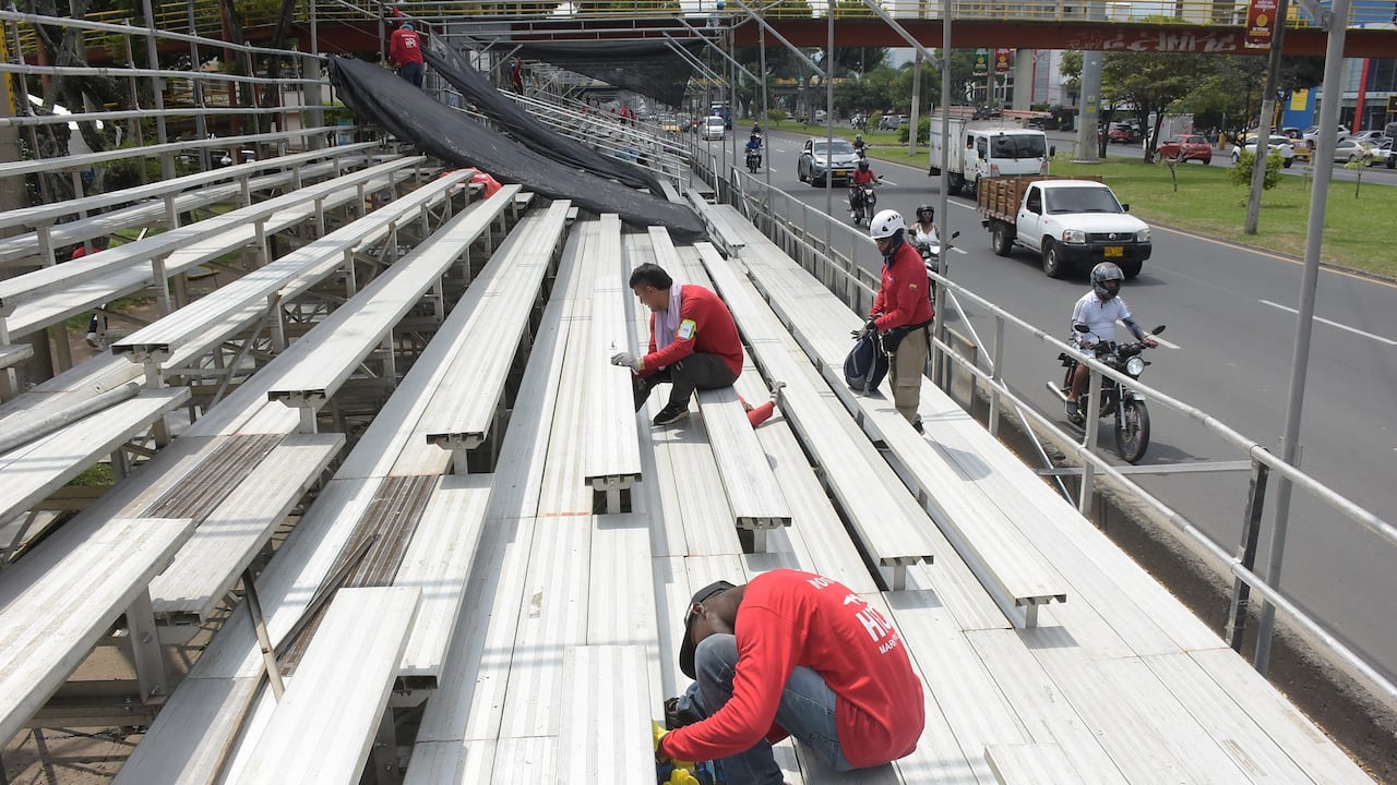 Instalación graderías 67 feria de Cali