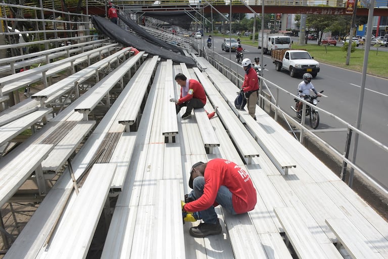 Instalación graderías 67 feria de Cali