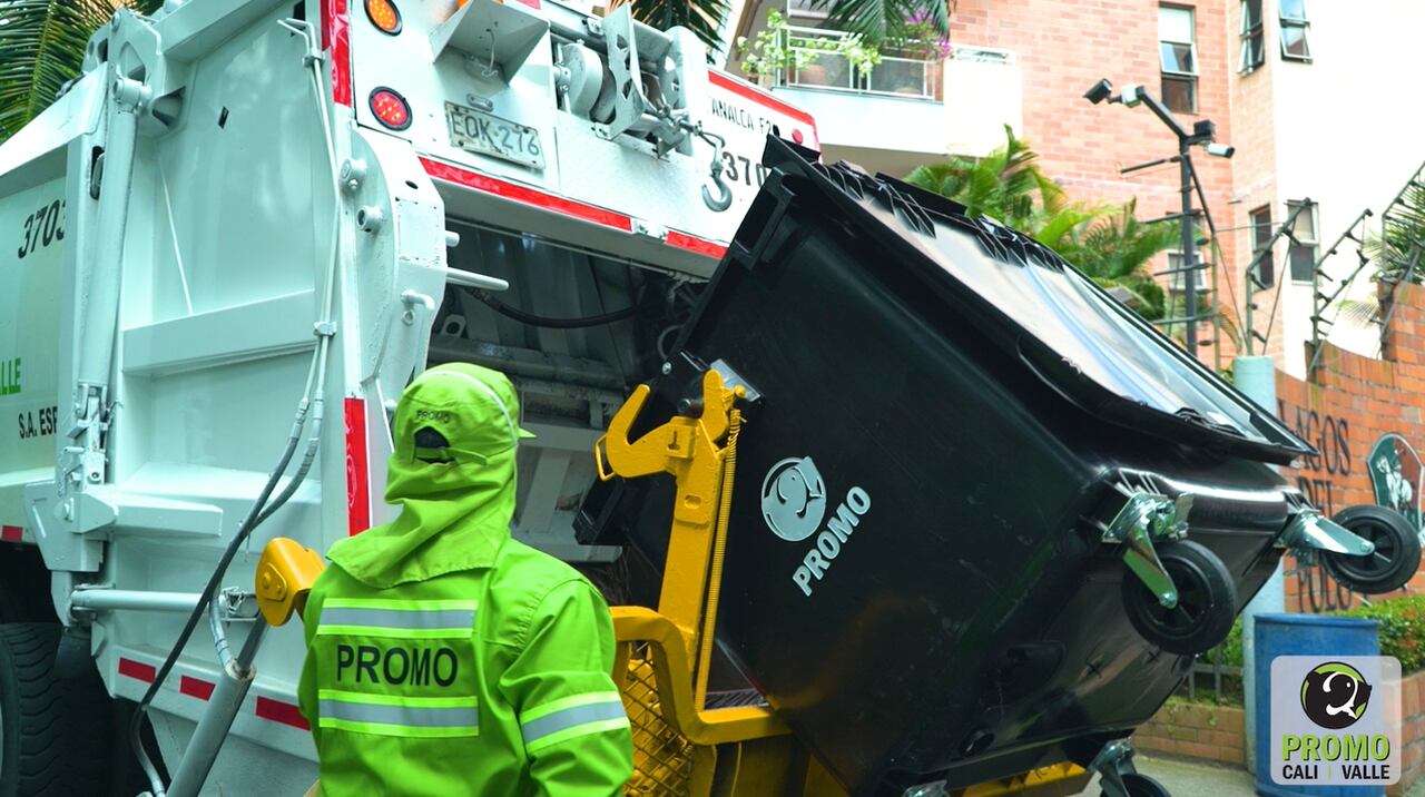 La compañía cuenta con más de 5580 contenedores de residuos distribuidos en las calles de la ciudad.