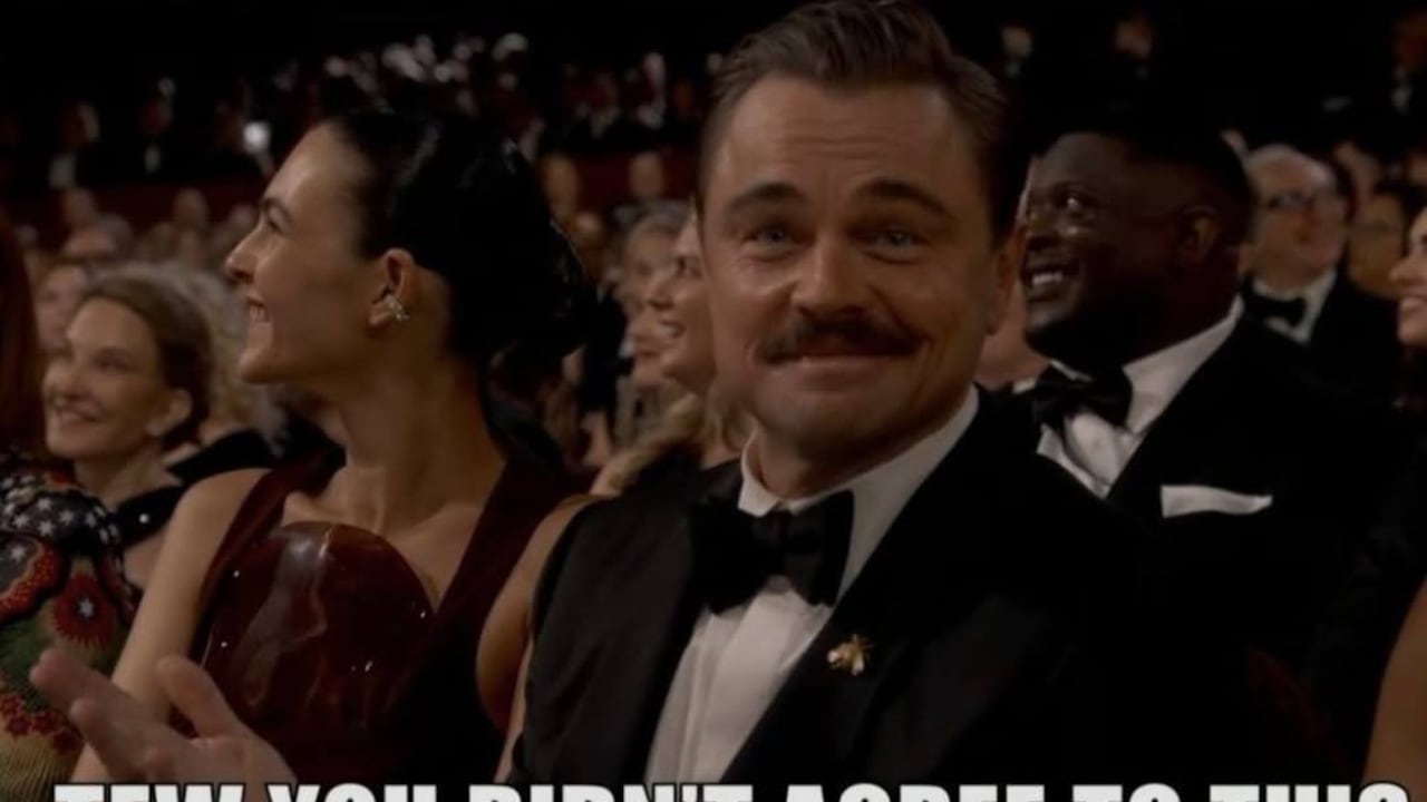 Cuando la cámara enfocó a Leo entre el público, la pantalla mostró el siguiente texto: "Cuando no aceptaste esto".