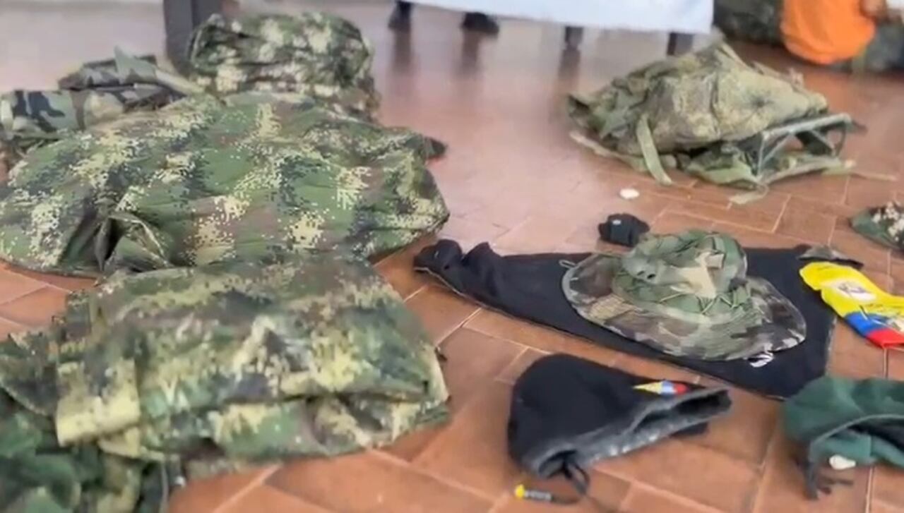 El material incautado fue puesto a disposición de las autoridades competentes para los procedimientos judiciales correspondientes. Estos elementos serán fundamentales para fortalecer las investigaciones y acciones de inteligencia orientadas a identificar las redes logísticas y estructuras armadas que operan en esta región.