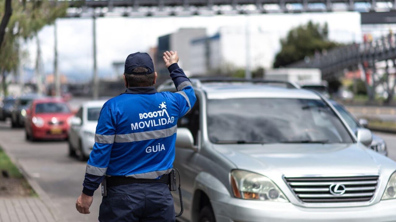 Movilidad controlada en corredores de entrada y salida mientras más de 850 mil vehículos retornan a la ciudad.