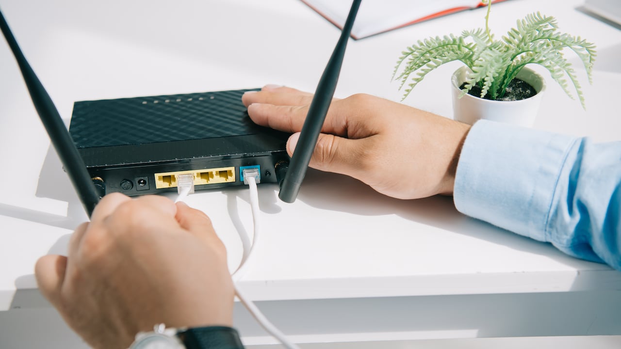 Aunque estos trucos puede ser una solución rápida y casera, es importante no descartar, la revisión técnica y de un profesional si su red es constantemente inestable.