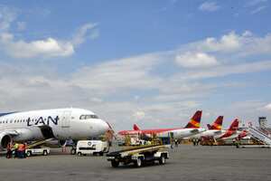 Desde mediados de marzo de 2020 se restringieron las operaciones aéreas en Colombia. El aeropuerto Alfonso Bonilla Aragón ha seguido funcionando para vuelos humanitarios y de carga. Los aviones siguen en los hangares.
