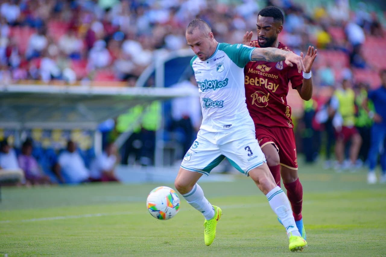 Momentos del compromiso la fecha 19 del primer semestre de la Liga Colombiana 2026 entre Deportes Tolima y Deportivo Cali.