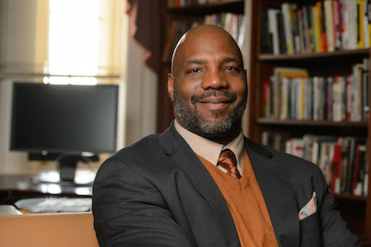 Jelani Cobb se unió a la facultad de la Escuela de Periodismo en 2016 y se convirtió en Decana en 2022. Foto:Peter Morenus/Universidad de Columbia