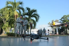 Entrega de drones a la Base Marco Fidel Suárez en Cali.