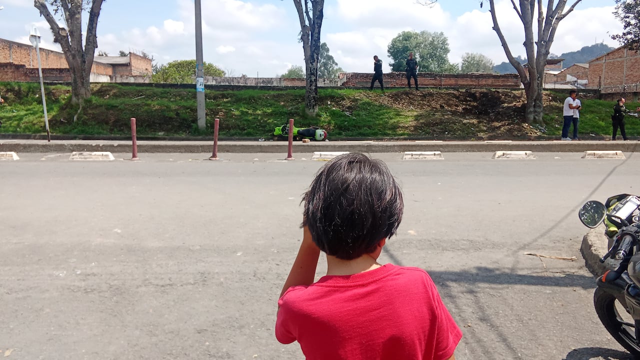Dos policías resultaron heridos tras la detonación de un artefacto explosivo mientras realizaban labores de patrullaje en Popayán.