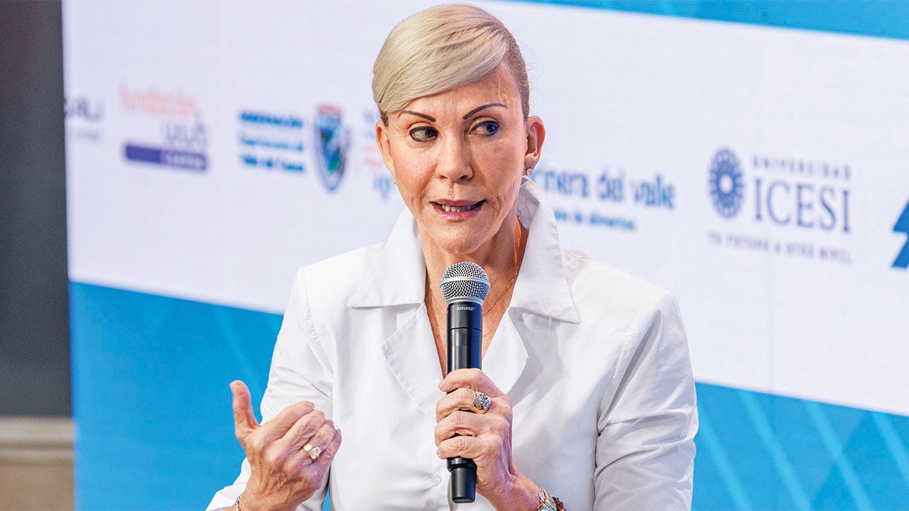 Dilian Francisca Toro, gobernadora del Valle, insistió en que el bloqueo al Tren de Cercanías es por rencillas políticas.