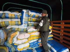 Más de 129.200 bolsas tipo saco de polipropileno, de procedencia extranjera, fueron incautadas por no contar con documentación legal de importación, confirmó la Policía Nacional.
