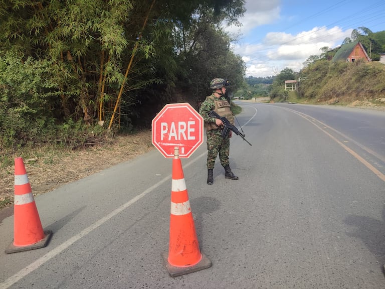 Cierre en la vía Panamericana entre Cali y Popayán este viernes 19 de junio de 2026.