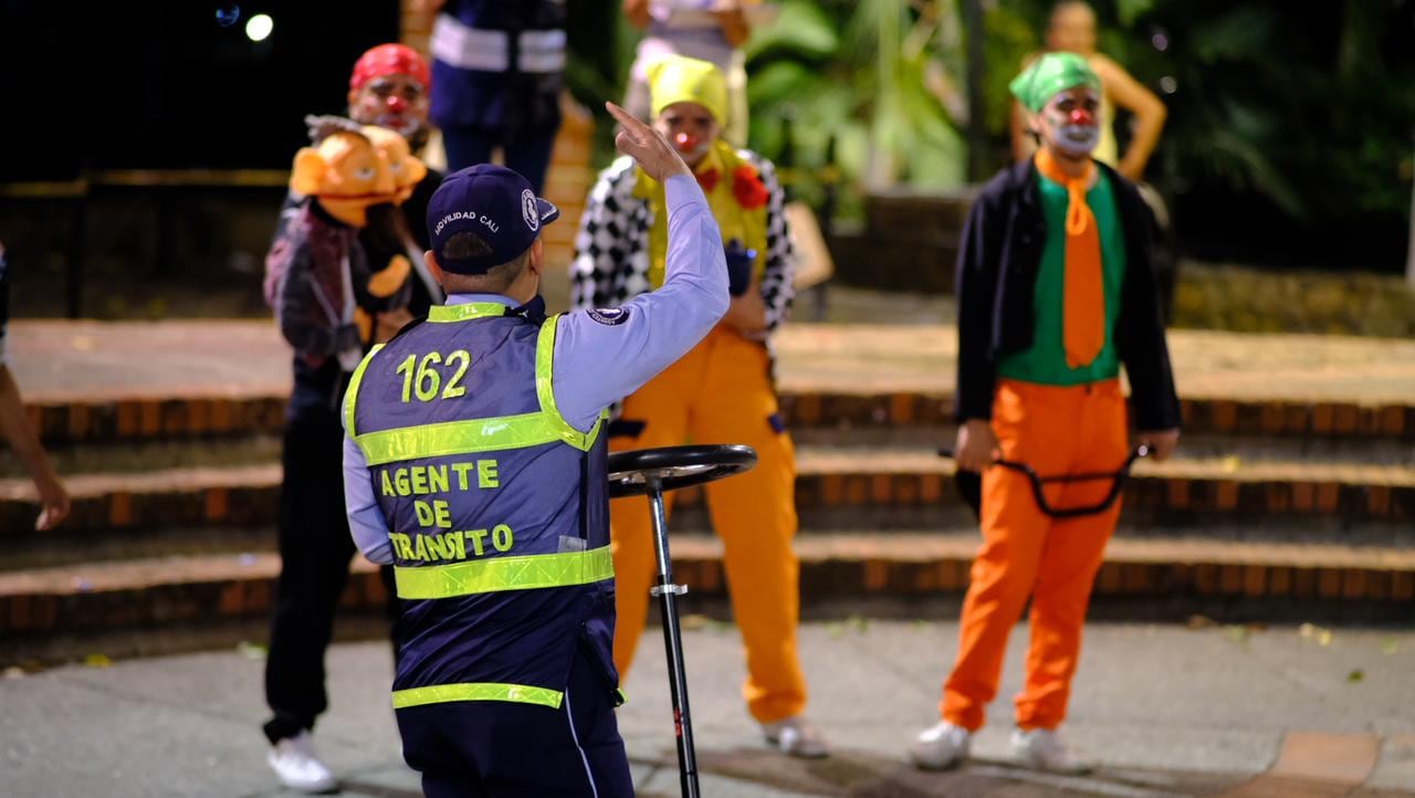 La campaña ‘Pensala Vé’ convirtió el espacio público en un escenario de aprendizaje, combinando arte urbano y pedagogía vial para sensibilizar a los actores viales en puntos estratégicos de la ciudad.