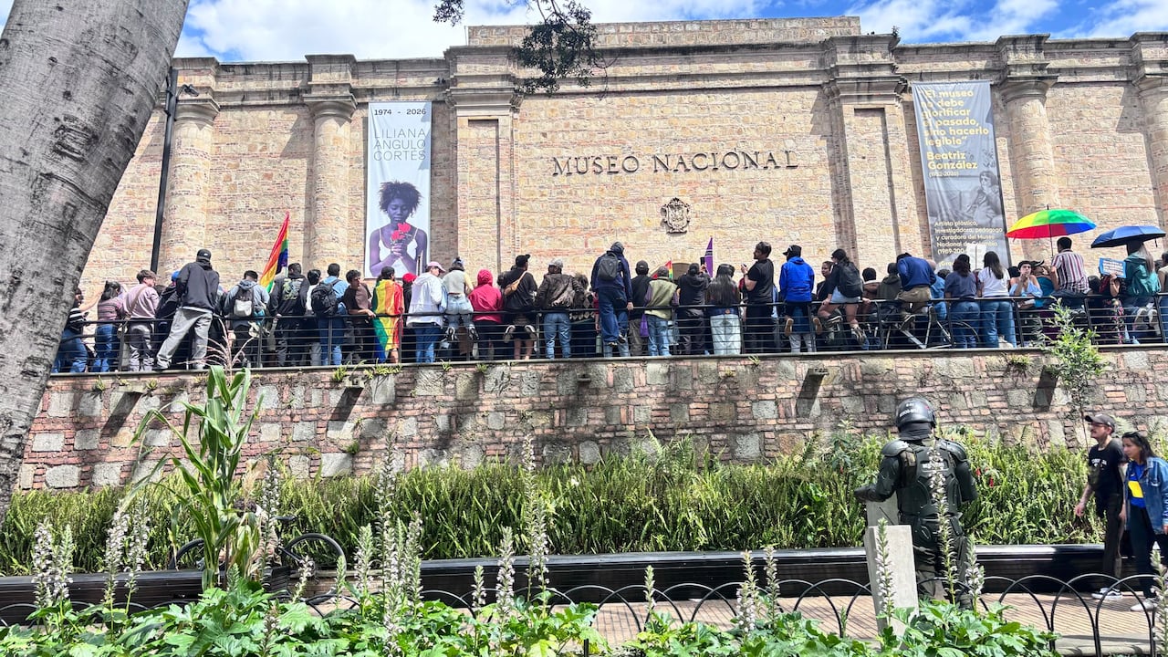 Plantón en el Museo Nacional