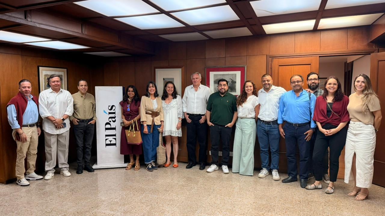 Empresarios y líderes de la región acompañaron la presentación oficial de la nueva alianza entre El País y Boom FM.