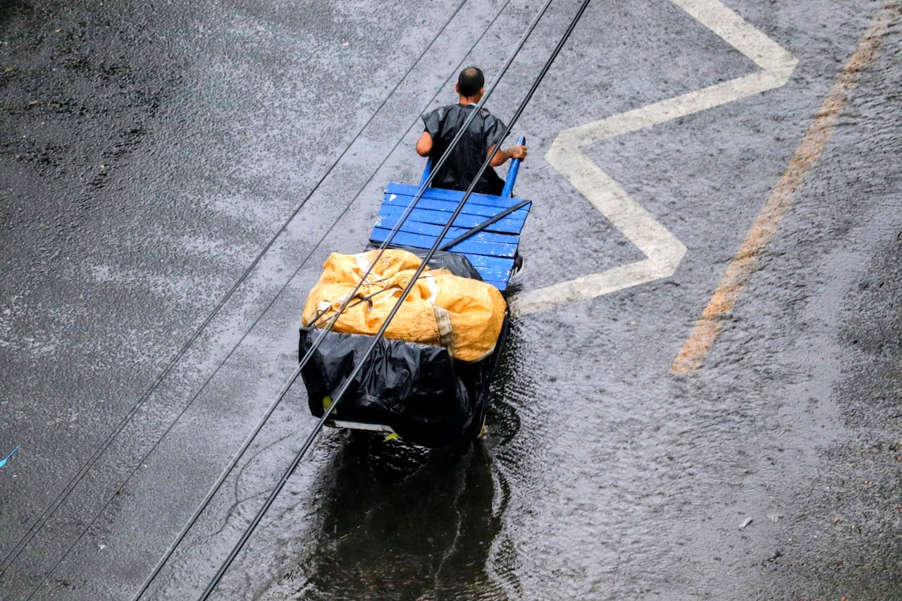 Lluvias en Cali este lunes interrumpen la sequía prevista por el fenómeno del niño.