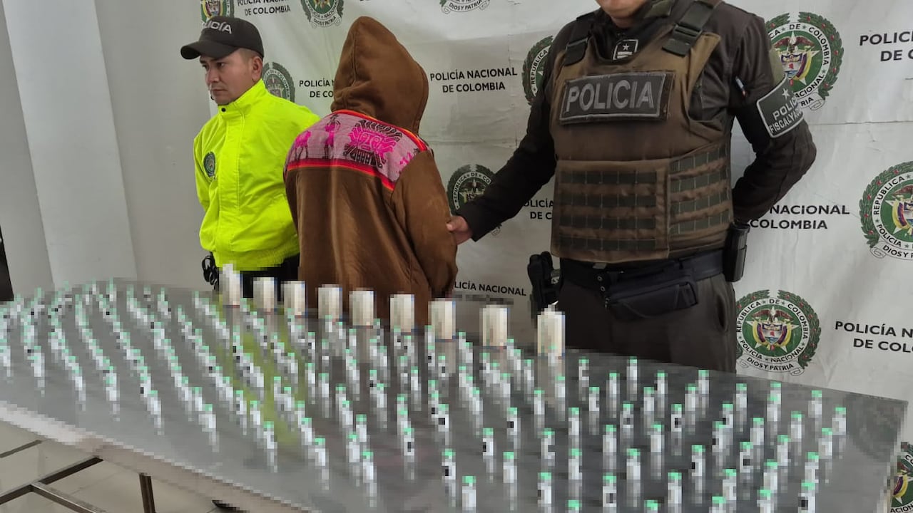 Las 240 dosis de vacunas VPH incautadas, destinadas a menores de edad y presuntamente procedentes de Estados Unidos, eran transportadas sin cadena de frío y sin la documentación que acreditara su legal procedencia, condiciones que ponían en riesgo su calidad, seguridad y eficacia para los pacientes.