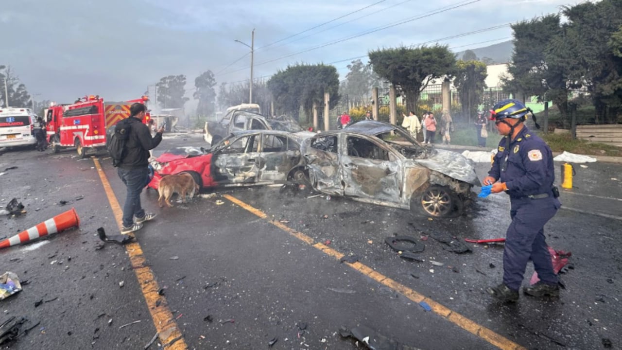 Un ocupante de uno de los carros impactados, murió.