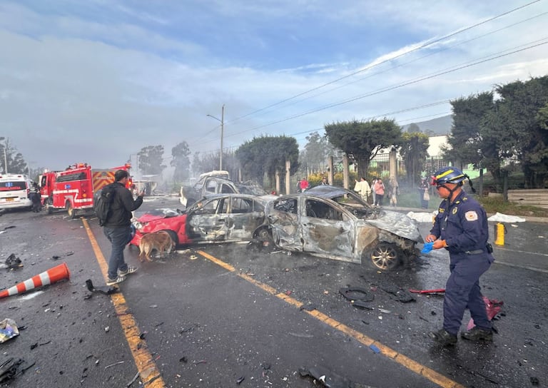Un ocupante de uno de los carros impactados, murió.
