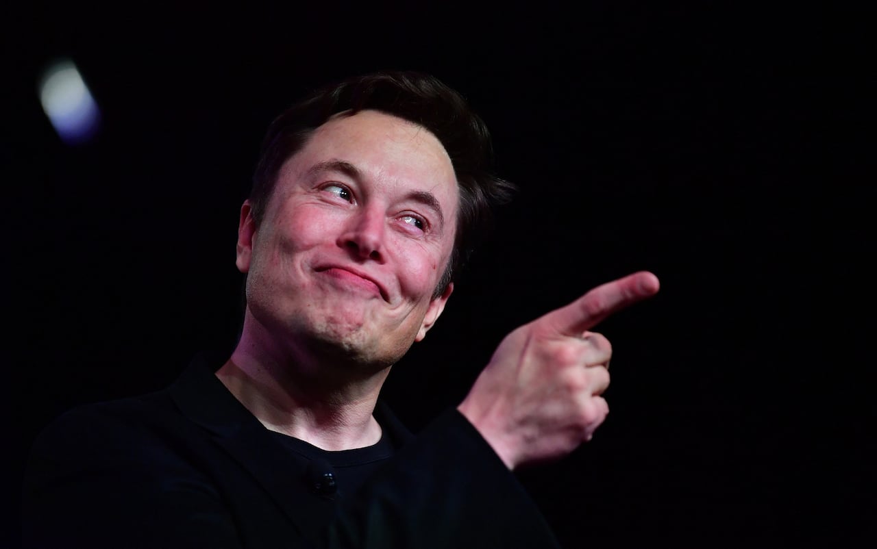 Elon Musk está intentando reformar Twitter para hacerla una red social que le genere ganancias.