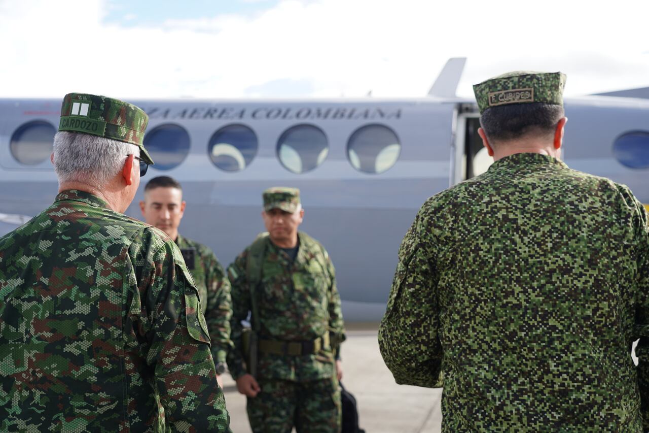 Comandante General de las Fuerzas Militares y el Comandante del Ejército Nacional