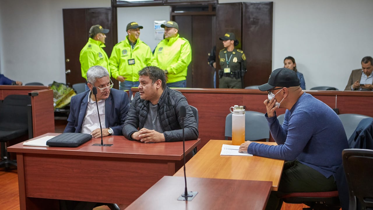 Luis Carlos Barreto Gantiva y Pedro Rodríguez, exfuncionarios de la Unidad Nacional para la Gestión del Riesgo de Desastres (UNGRD).