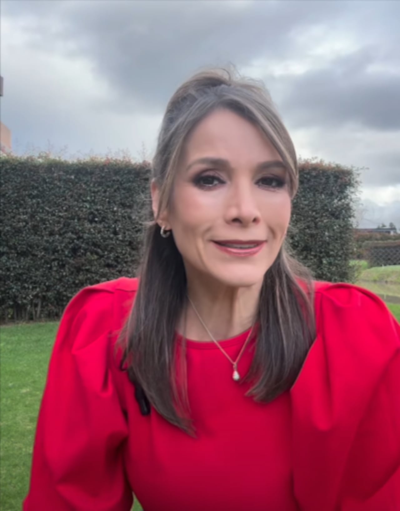 La presentadora explicó los hechos a través de un video.
