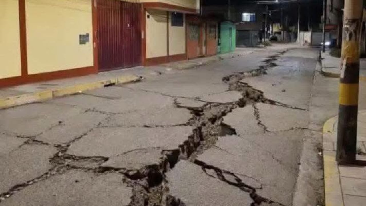 Fuerte sismo en Perú deja cinco fallecidos.