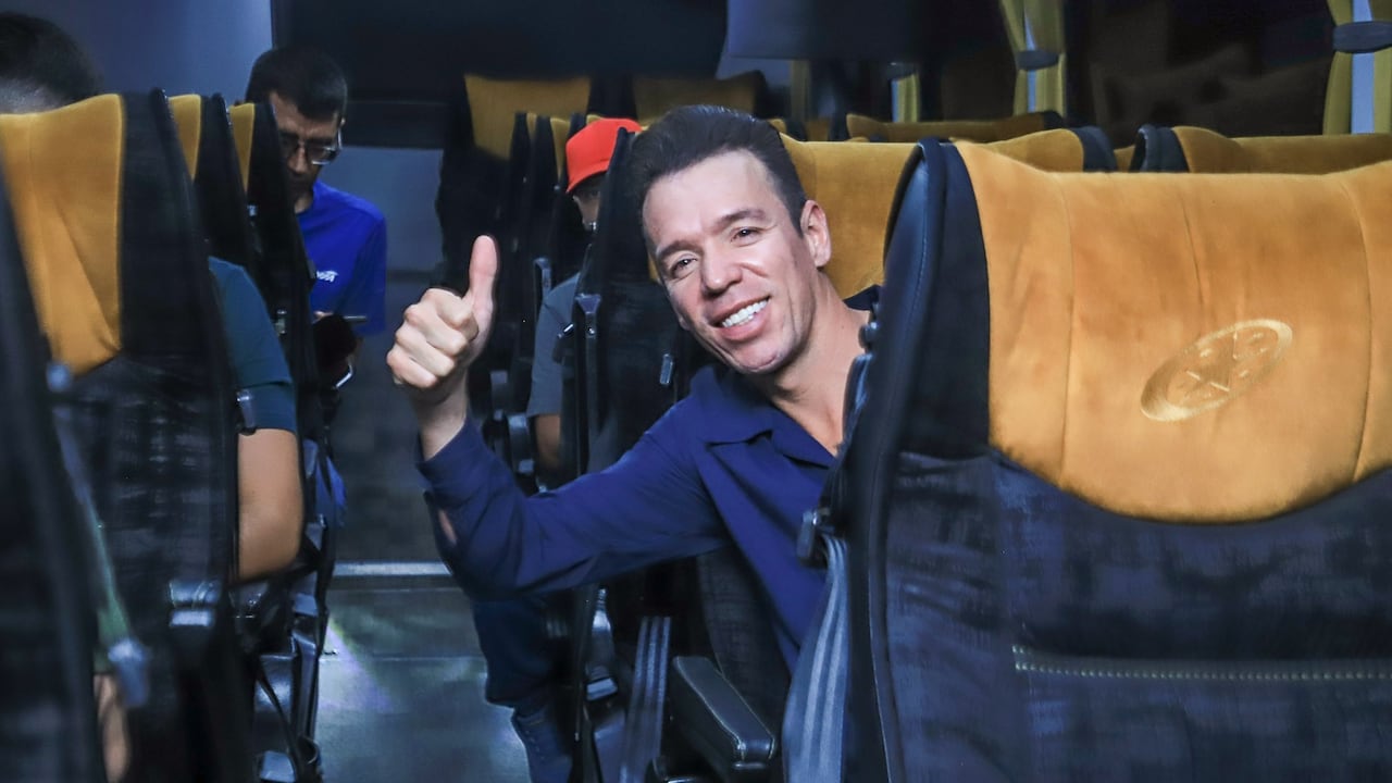 Rigoberto Urán se subió al bus turístico de Cali y conoció la historia de la ciudad.