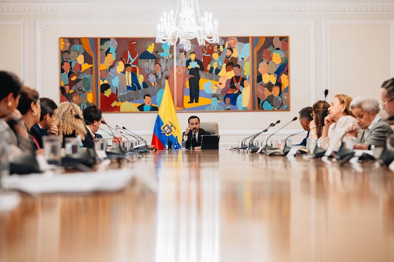 Abelardo De La Espriella y el consejo de ministros.