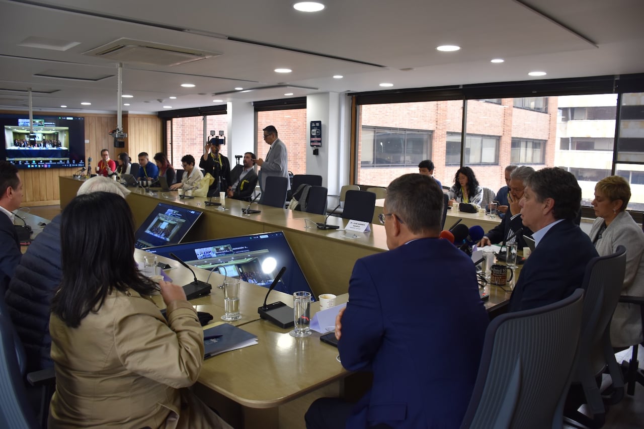 Gremios de Colombia y Ecuador sostienen que se hace necesario una solución urgente a la guerra arancelaria, ya que son muchas las empresas y personas perjudicadas.