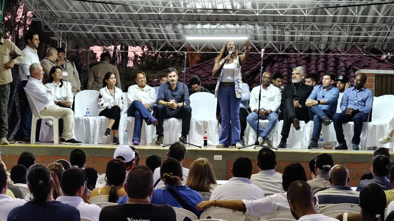 El expresidente Uribe habló sobre el panorama político de cara a las elecciones de 2026 y llamó a defender la democracia.