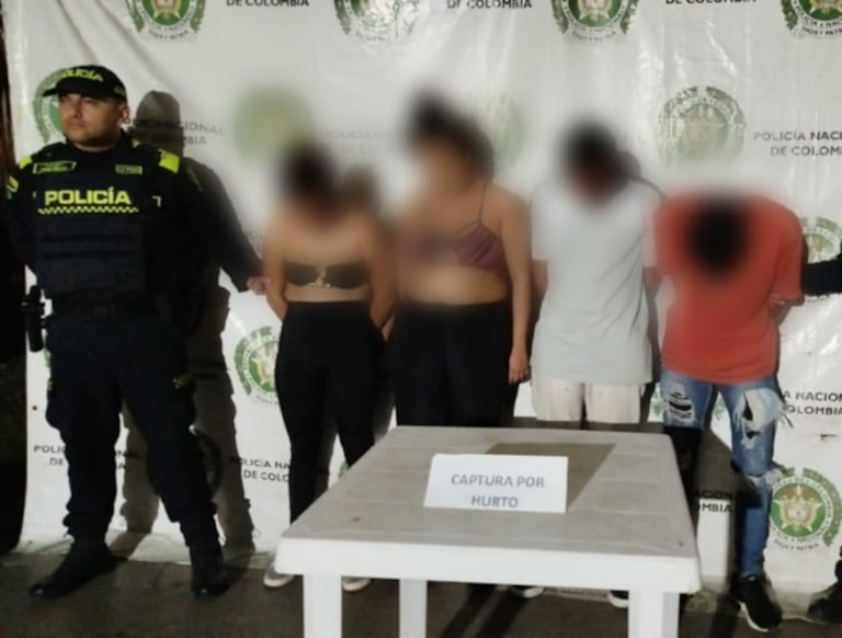 Los cuatro ladrones detenidos en Cali, tras hurto de vehículo.