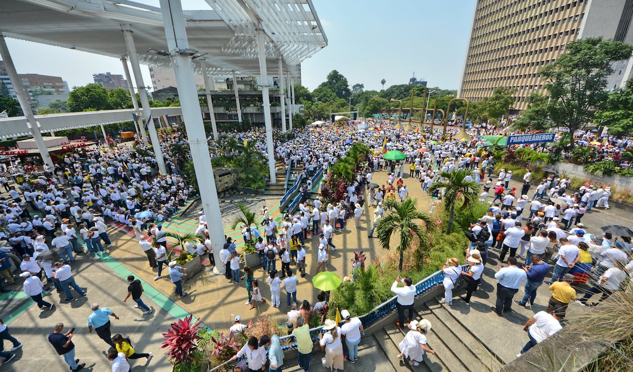Más de 8 mil personas salieron a marchar en Cali contra las políticas del gobierno Petro.