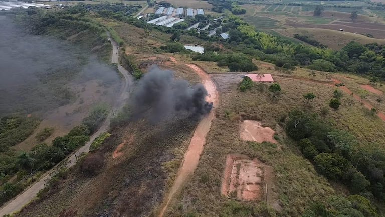 La vía que comunica a Jamundí con los corregimientos de la zona rural alta permanece bloqueada a la altura de Río Claro